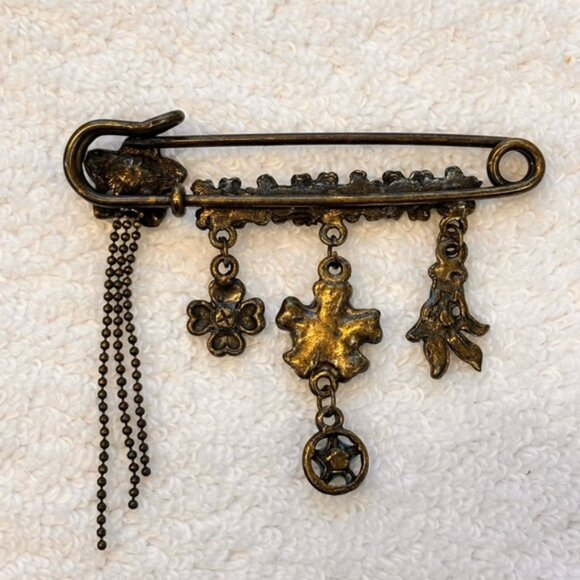 Vintage safety pin flower brooch - Picture 8 of 10